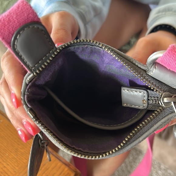 Juicy Couture Vintage Crossbody Handbag - Picture 6 of 7